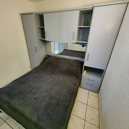 T2 En Pinede Avec Parking, Veranda Et Terrasse, A 900m De La Plage, Ideal Pour 4 Personnes - Fr-1-607-41 *