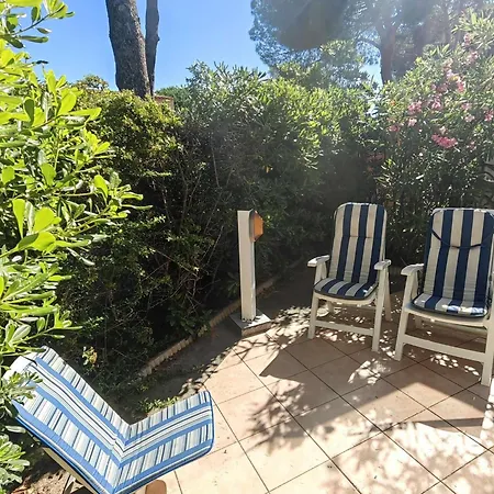 T2 En Pinede Avec Parking, Veranda Et Terrasse, A 900m De La Plage, Ideal Pour 4 Personnes - Fr-1-607-41 Apartment Agde